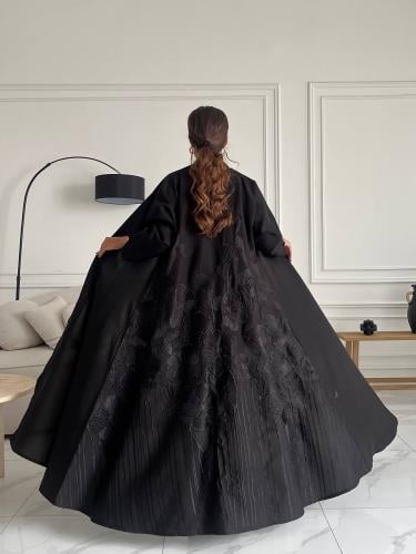 رقم العبايه 640 / القماش كريب لمار / القصه نص كلوش...