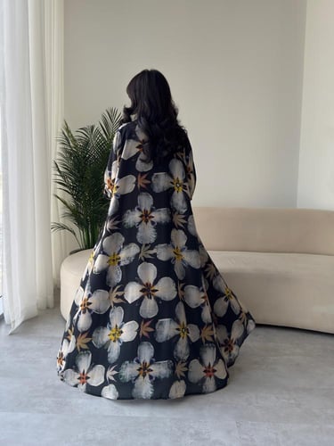 رقم العبايه 846 / القماش شيفون ناعم مع بطانه مع طر...