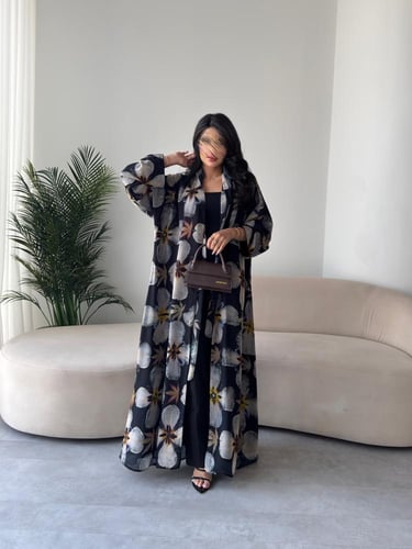 رقم العبايه 846 / القماش شيفون ناعم مع بطانه مع طر...