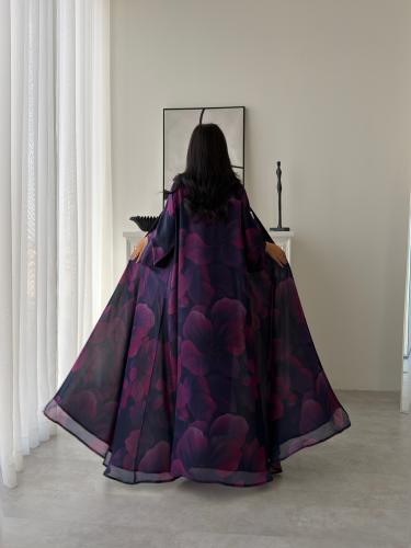 رقم العبايه 914 / القماش شيفون ناعم مع بطانه مع طر...