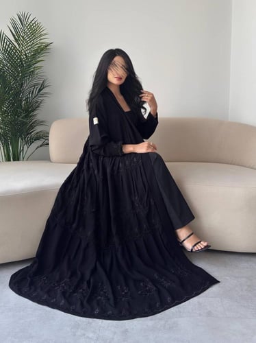 عبايه رقم 863 / القماش شيفون مبطن مع كريب / القصه...