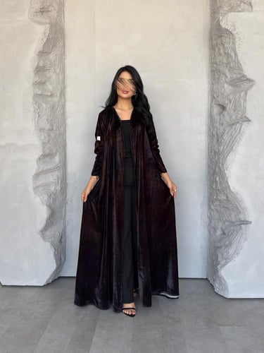 عبايه رقم 888 / القماش مخمل شتوي / القصه نص كلوش /...