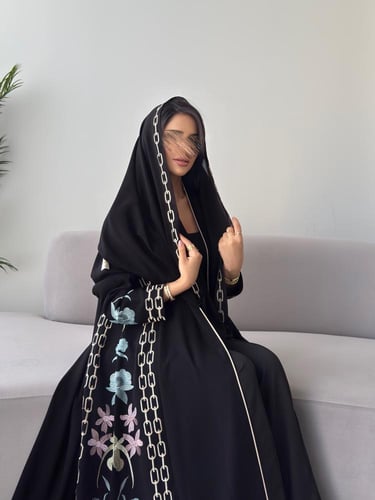 عبايه رقم 905 / القماش كريب كوبرا / التطريز كمبيوت...