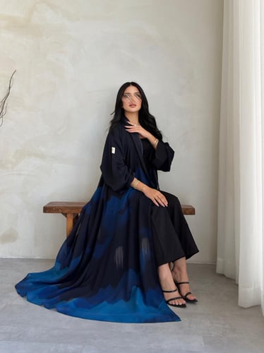 رقم العبايه 913 / القماش شيفون ناعم مع بطانه مع طر...