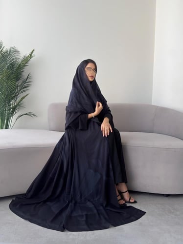 رقم العبايه 903 / القماش شيفون ناعم مع بطانه مع طر...