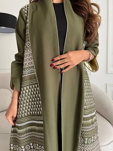 رقم العبايه 633 / القماش كريب لمار / القصه نص كلوش...