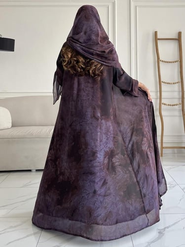 رقم العبايه 823 / القماش شيفون ناعم مع بطانه مع طر...