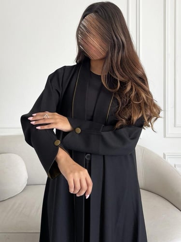 عبايه رقم 809 / القماش كريب المستقبل كوري / القصه...