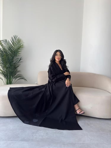 عبايه رقم 847 / القماش كريب ملكي / القصه نص كلوش /...