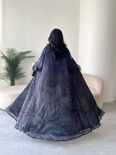 رقم العبايه 837 / القماش شيفون ناعم مع بطانه مع طر...