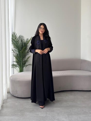 عبايه رقم 910 / القماش كريب المستقبل كوري / شك يدو...