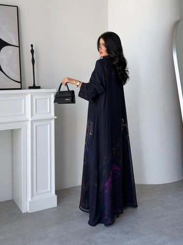 رقم العبايه 945 / القماش شيفون ناعم مع بطانه مع طر...