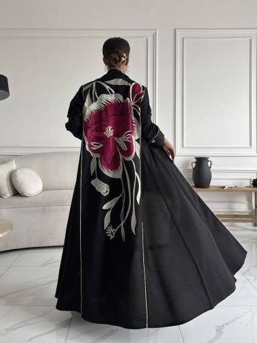 رقم العبايه 702 / القماش كريب المستقبل كوري / القص...