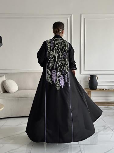 رقم العبايه 711 / القماش كريب المستقبل كوري / القص...