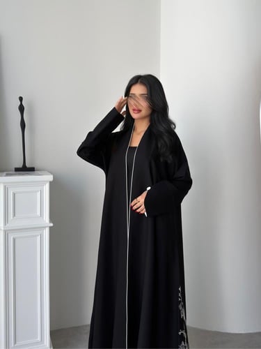 رقم العبايه 933 / القماش كريب المستقبل كوري / الفص...