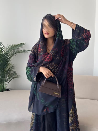 رقم العبايه 891 / القماش شيفون ناعم مع بطانه مع طر...