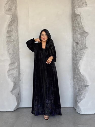 عبايه رقم 889 / القماش مخمل شتوي / القصه نص كلوش /...