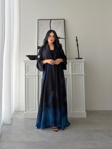 رقم العبايه 913 / القماش شيفون ناعم مع بطانه مع طر...