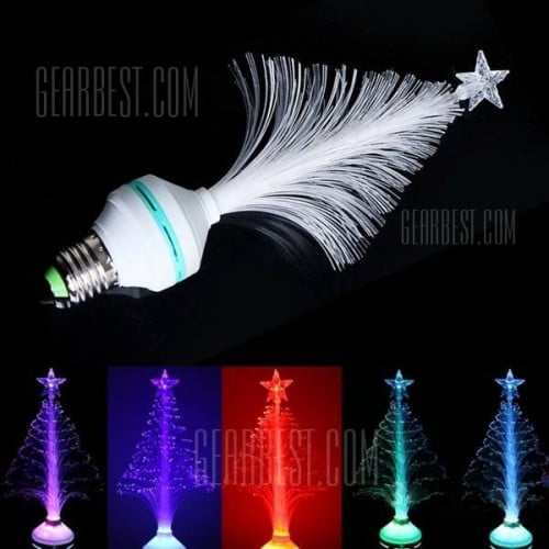 شجرة مضيئة بألوان متعددة