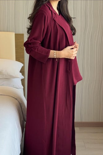 عباية سفر ياقة عنابي