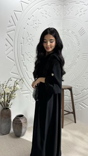 عباية لارا