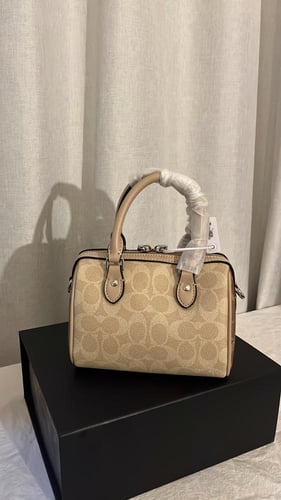 Mini Rowan Crossbody-طبق الأصل