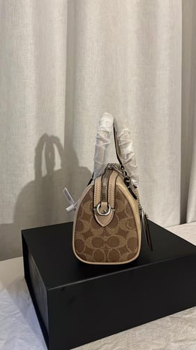 Mini Rowan Crossbody-طبق الأصل