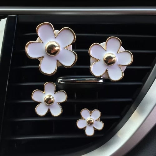 فواحة سيارة بشكل ورود ابيض وذهبي