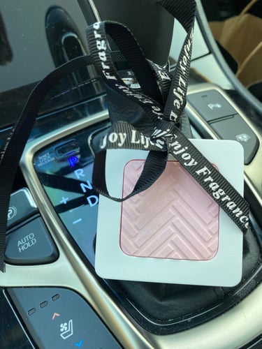 تعليقة سيراميك فواحة مربع وردي