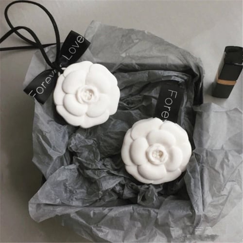 تعليقة سيراميك فواحة بشكل وردة