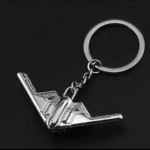 ميدالية بشكل طائرة