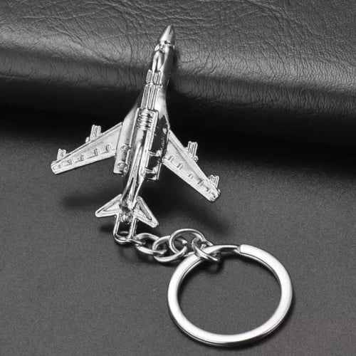 ميدالية بشكل طائرة