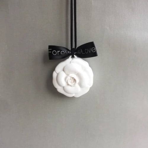 تعليقة سيراميك فواحة بشكل وردة