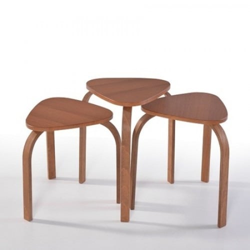 طقم مكون من 3 طاولات خدمة لون بني . موديل F-2026