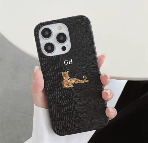 كفر جلد برسمة نمر مع اضافة اسم او احرف