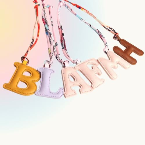 تعليقة الاحرف للشنطة