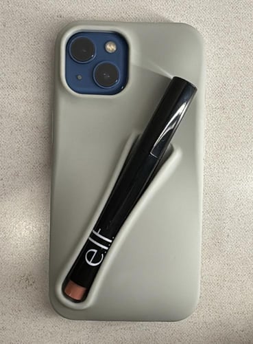 Lip gloss phone case