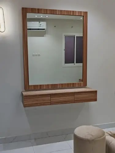 تسريحة ميرا 3 أدراج جدارية