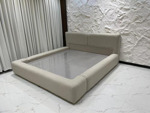 سرير مريح لينفيرا من ستار نايت – تصميم أنيق ومبطن...