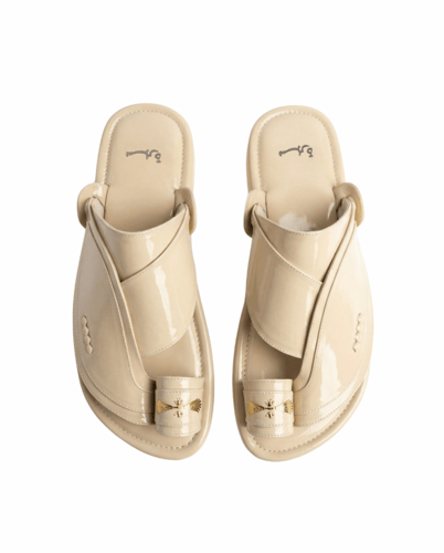 حذاء شرقي مطرز | بيج لامع