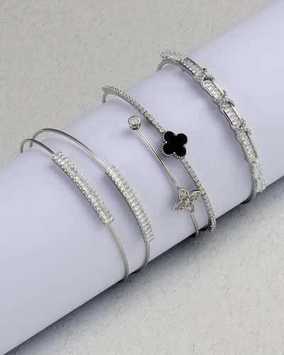 طقم هدية نسائية فاخر ساعة وأساور