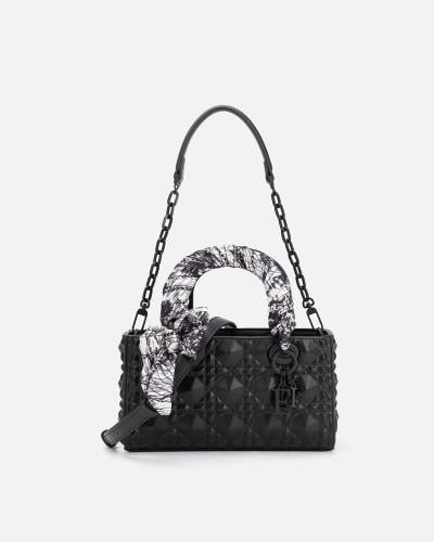 شنطة نسائية بجلد بارز بلون أسود