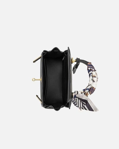 شنطة نسائية من الجلد بتصميم أنيق