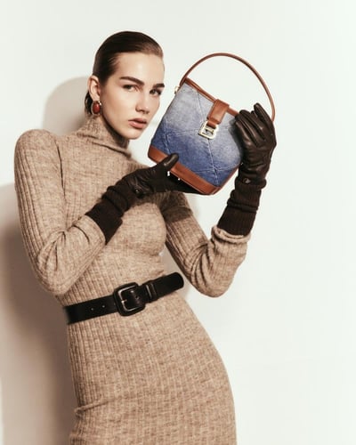  شنطة نسائية من الجلد و القماش