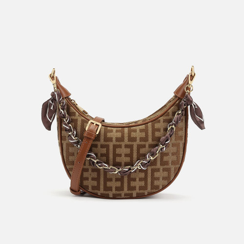 شنطة نسائيه بتصميم عصري من الفــــي