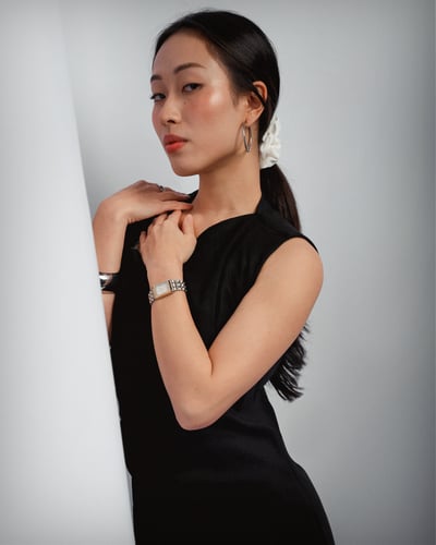 ساعة نسائية من الفي بلون ذهبي وفضي