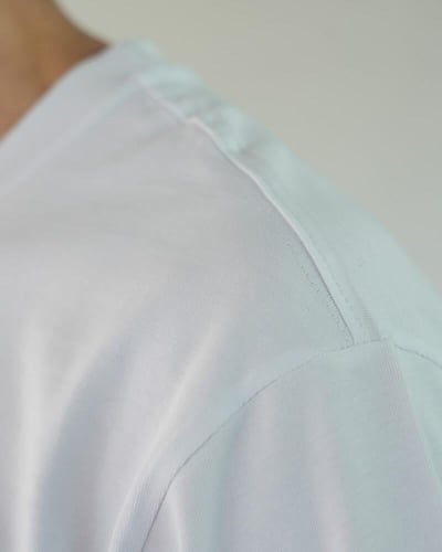 تي شيرت رجالي قطن بلون أبيض وأورنج