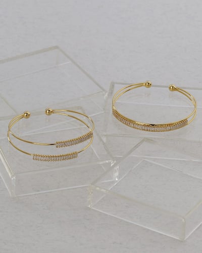 طقم هدايا نسائي إلڤي بتصميم أنيق