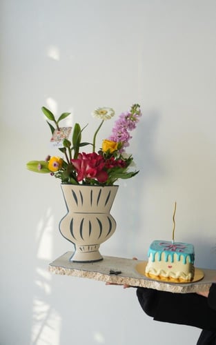 Flowers & cake