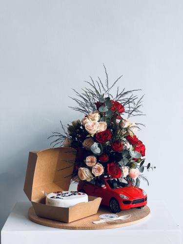 Flowers & cake